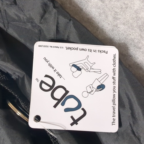 TUBE Travel pillow you stuff with clothes - Picture 6 of 11